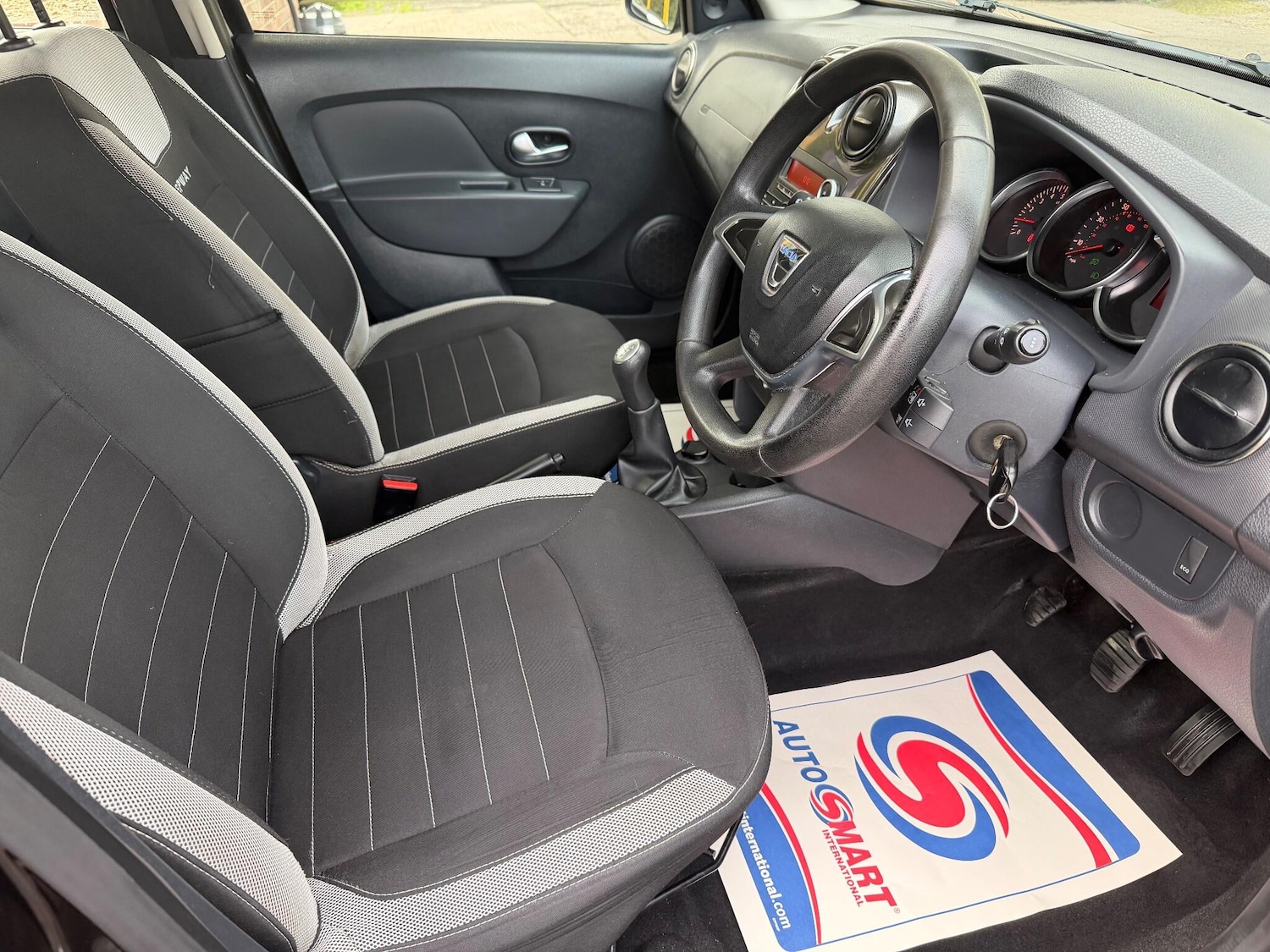 Used Dacia Sandero Stepway 2017 for sale - 76260316: Photo 9