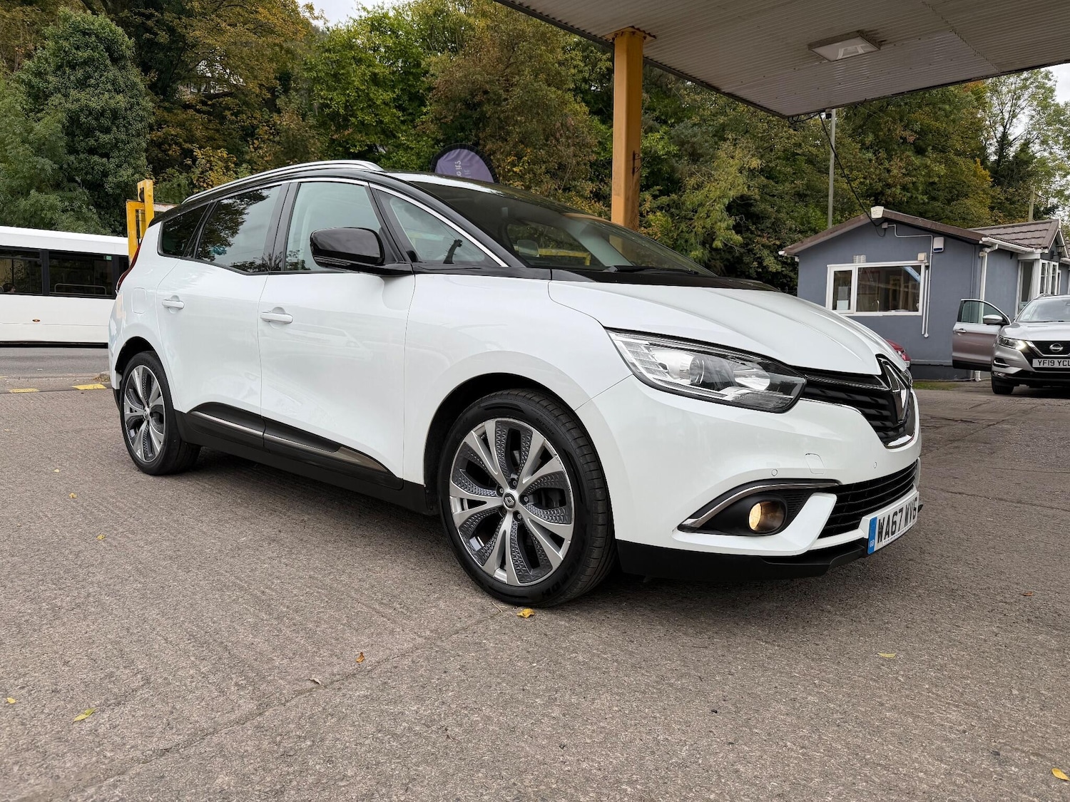 Used Renault Grand Scenic 2017 for sale - 76314930: Photo 1