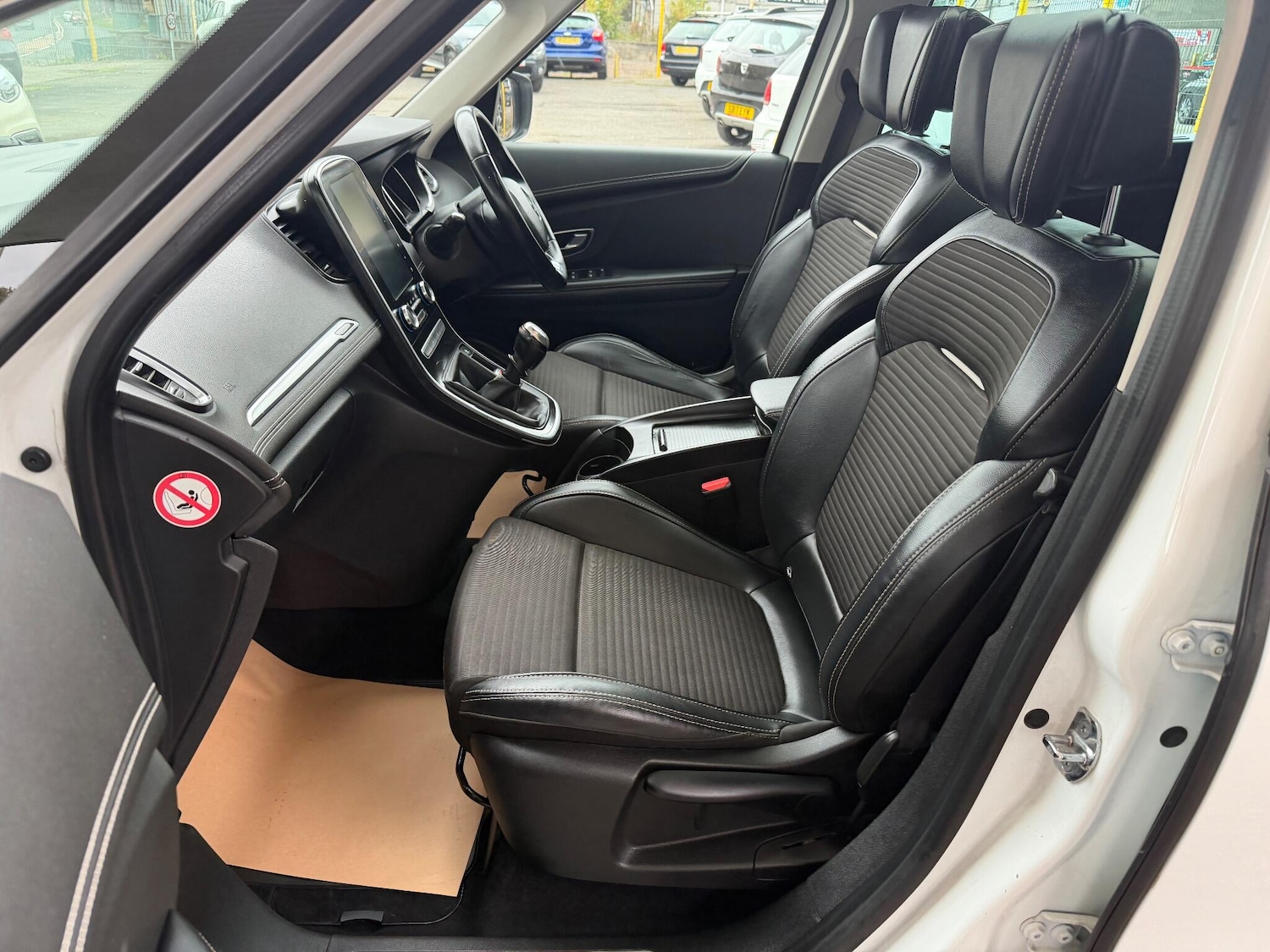 Used Renault Grand Scenic 2017 for sale - 76314930: Photo 11