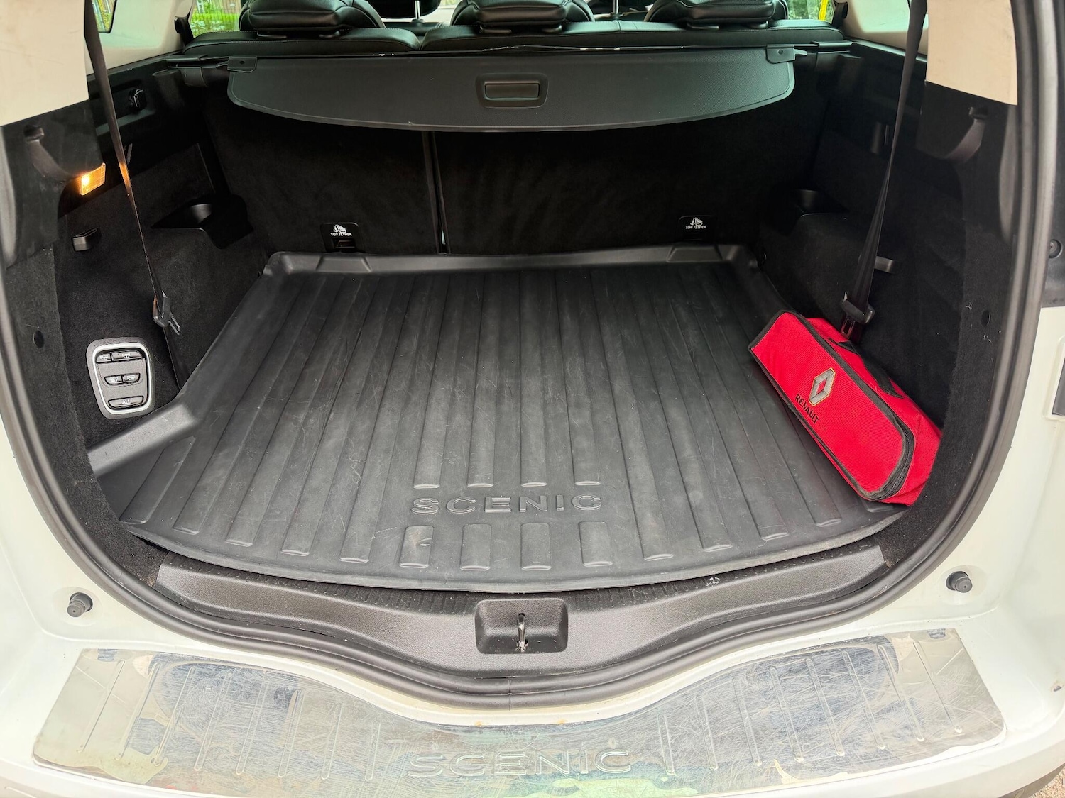 Used Renault Grand Scenic 2017 for sale - 76314930: Photo 14