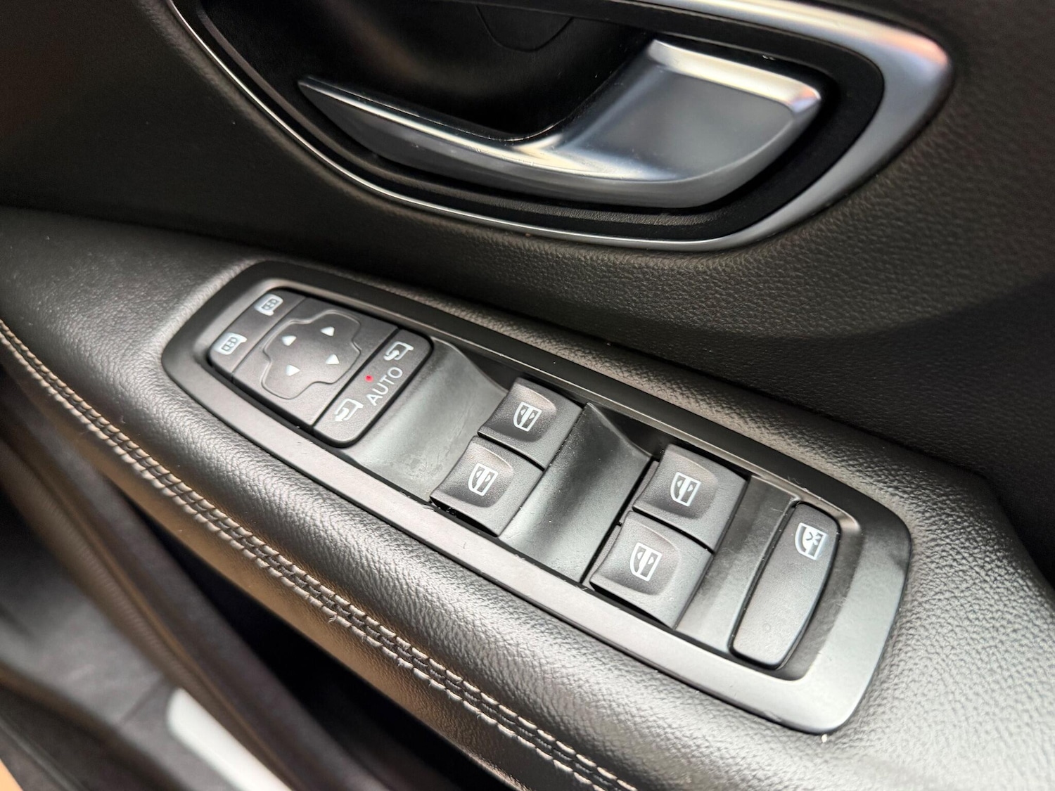 Used Renault Grand Scenic 2017 for sale - 76314930: Photo 18