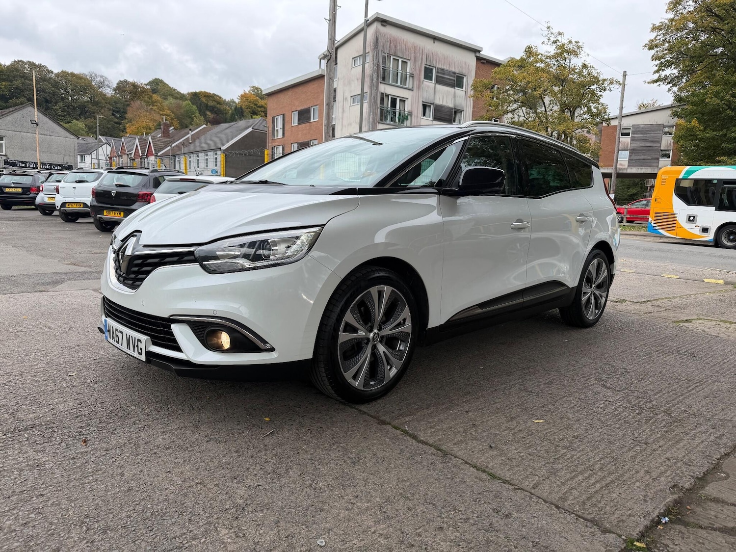 Used Renault Grand Scenic 2017 for sale - 76314930: Photo 3