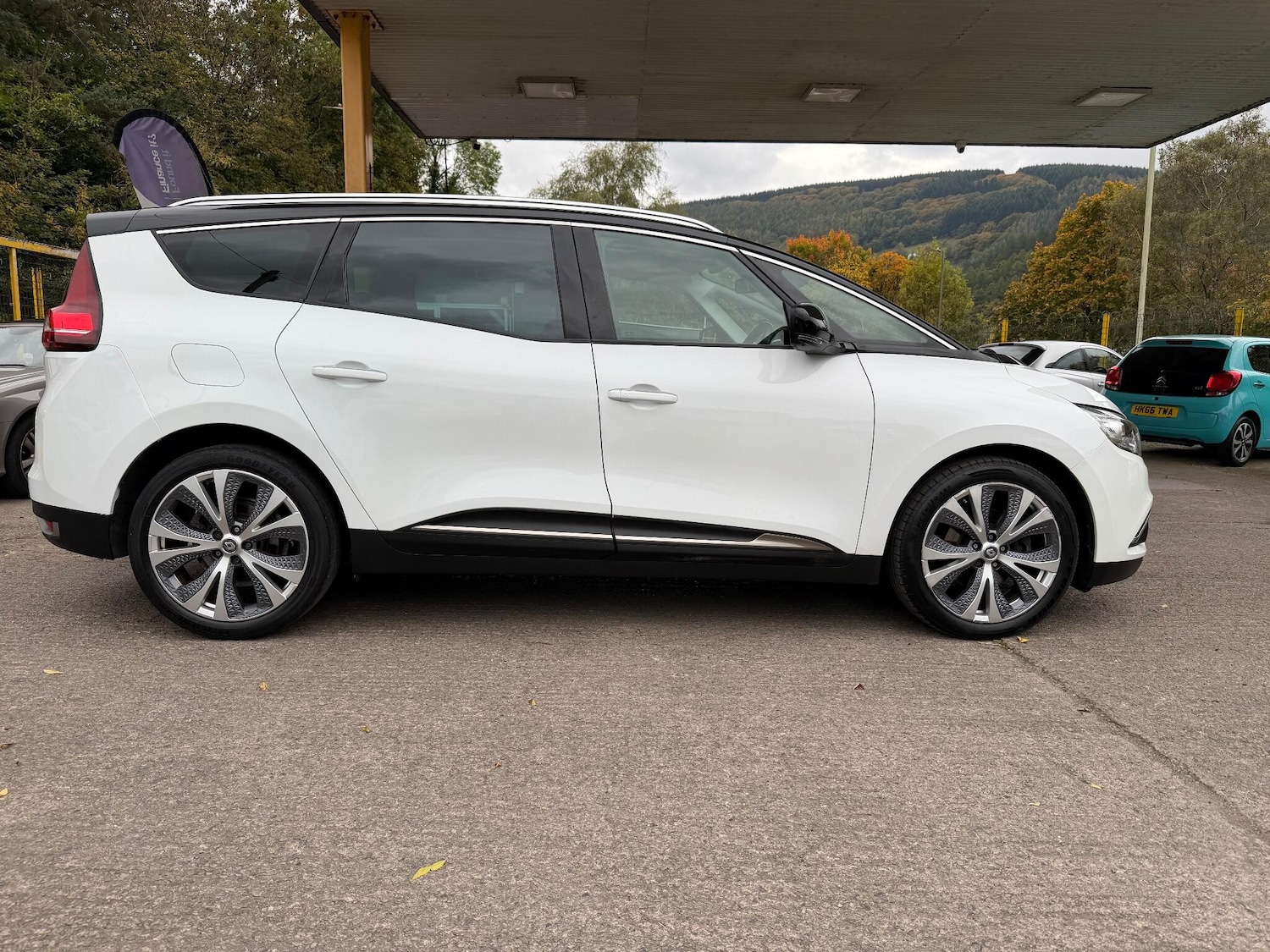 Used Renault Grand Scenic 2017 for sale - 76314930: Photo 4