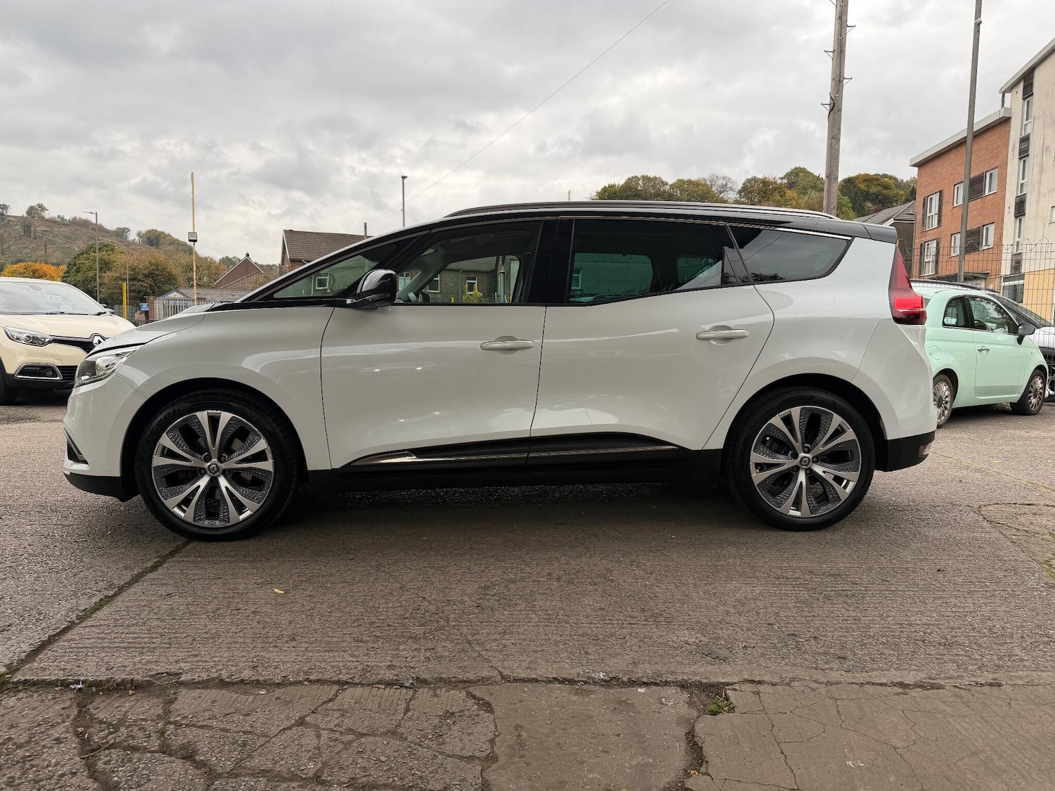 Used Renault Grand Scenic 2017 for sale - 76314930: Photo 5