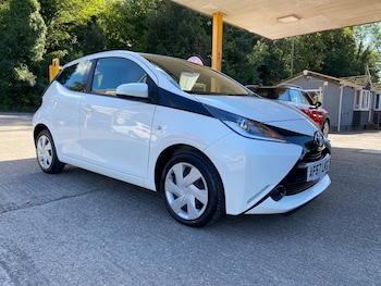 2017 (67) - 1.0 VVT-i x-play Euro 6 5dr
