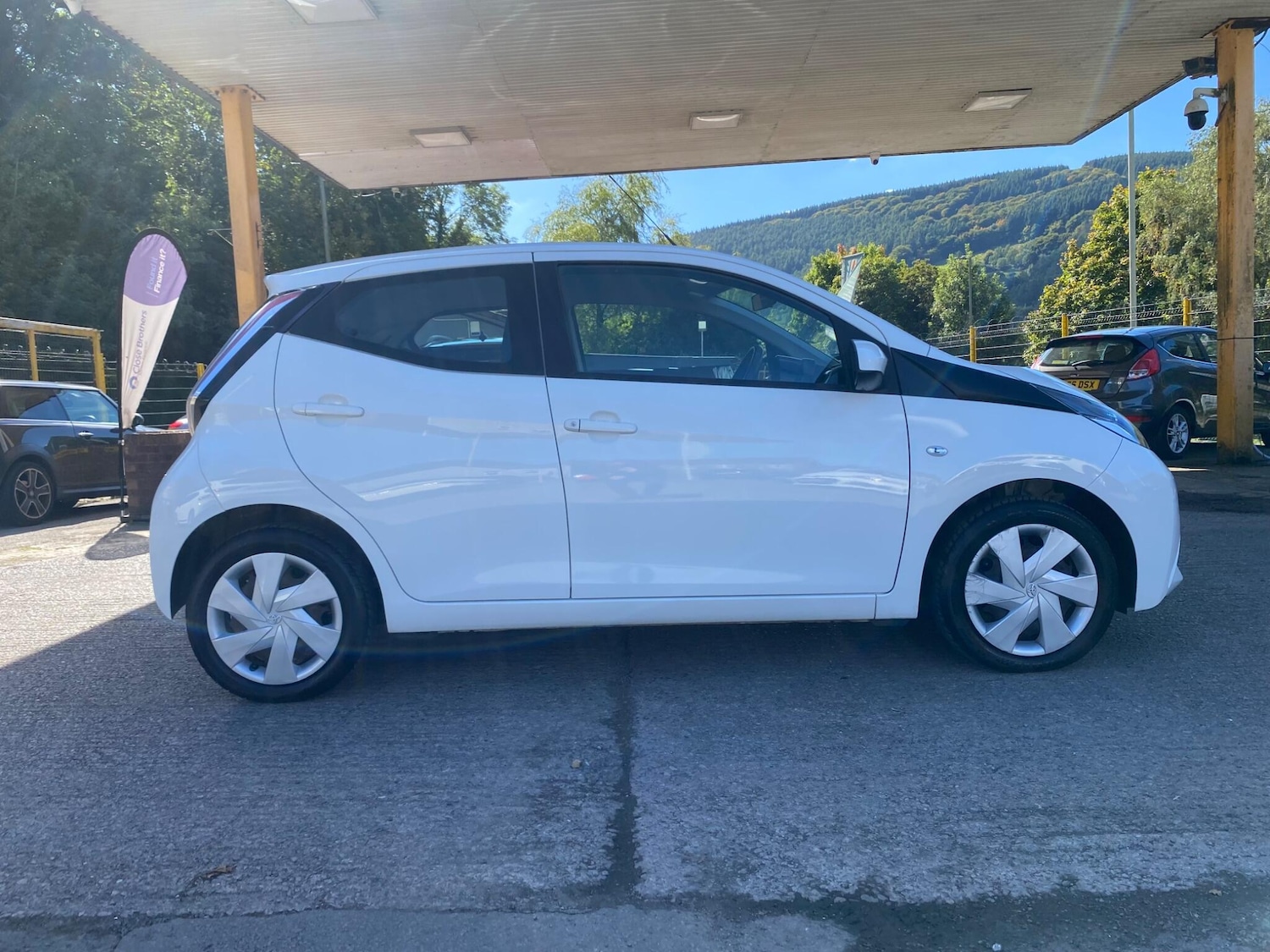 Used Toyota AYGO 2017 for sale - 76360562: Photo 4