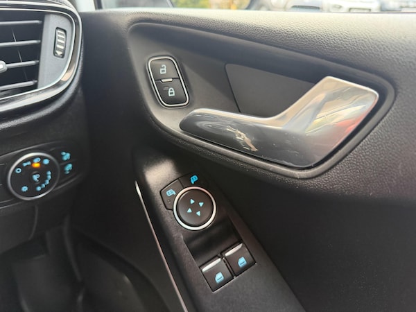 Used Ford Fiesta 2018 for sale - 76260120: Photo 21