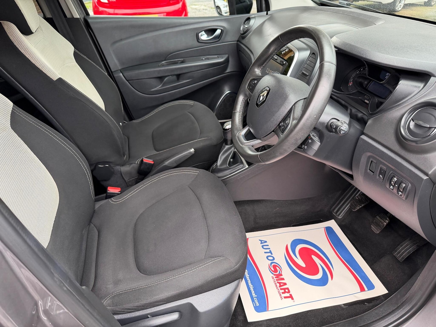 Used Renault Captur 2018 for sale - 76634083: Photo 9