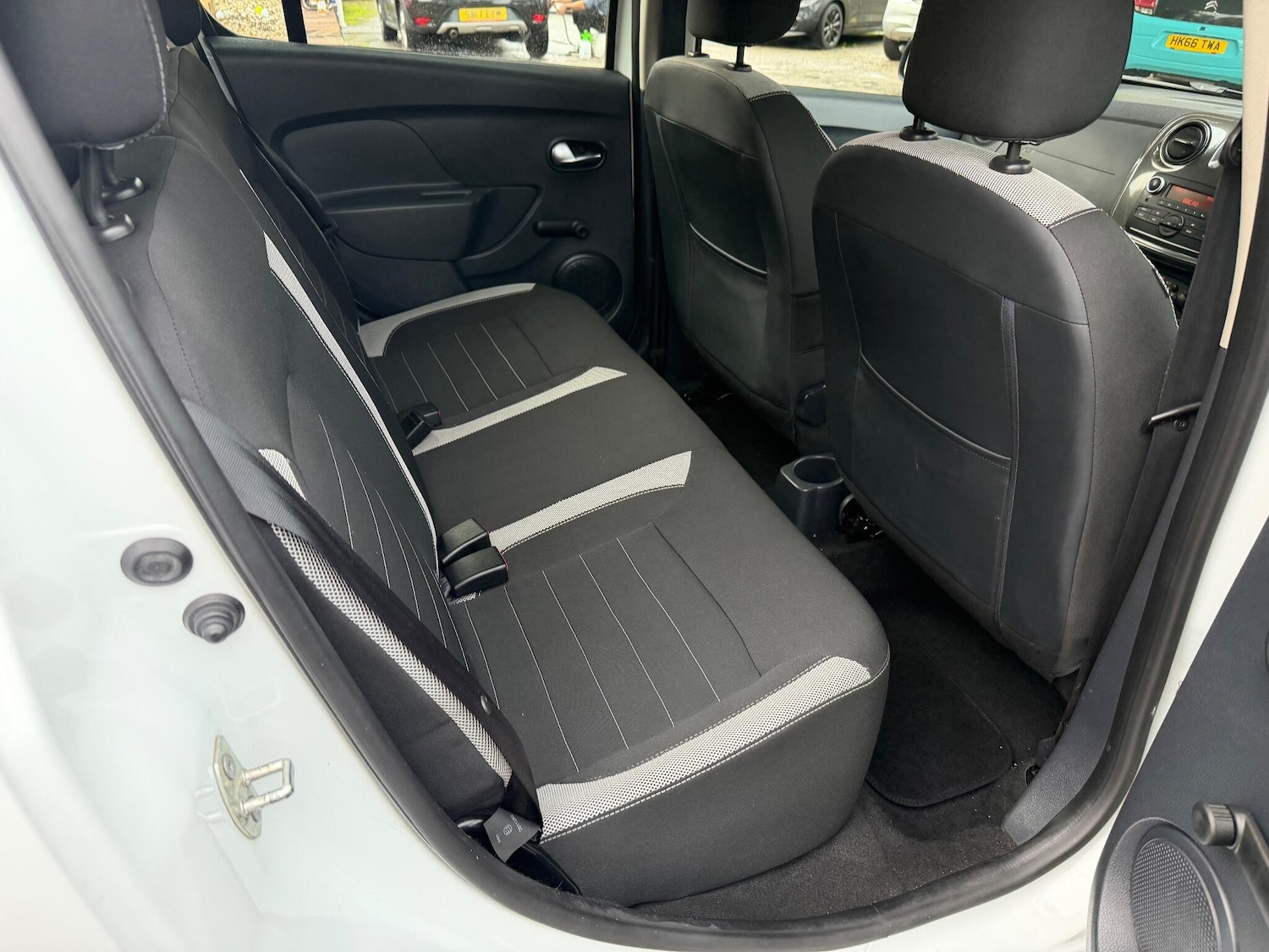 Used Dacia Sandero Stepway 2018 for sale - 76260547: Photo 11