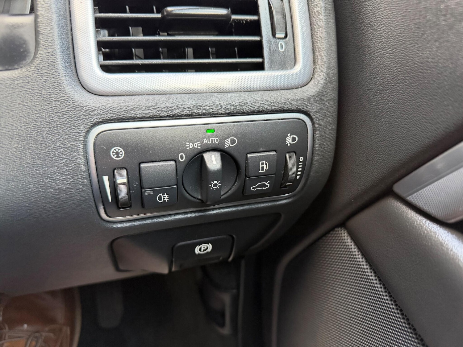 Used Volvo V70 2015 for sale - 76606904: Photo 20