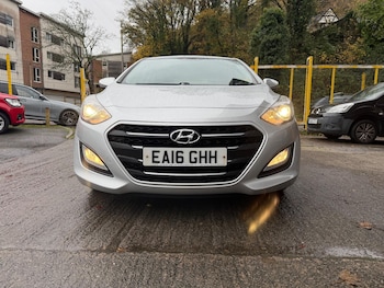 Used Hyundai i30 2016 for sale - 76458011: Photo