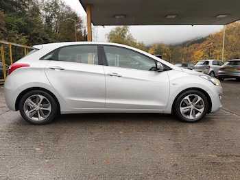 Used Hyundai i30 2016 for sale - 76458011: Photo