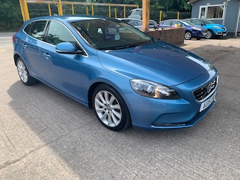 Used Volvo V40 2015 for sale - 79287377: Photo