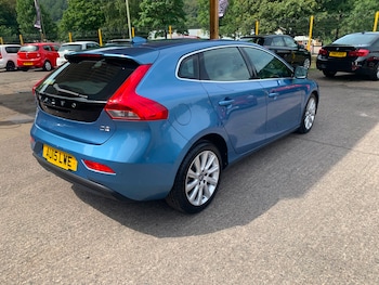 Used Volvo V40 2015 for sale - 79287377: Photo