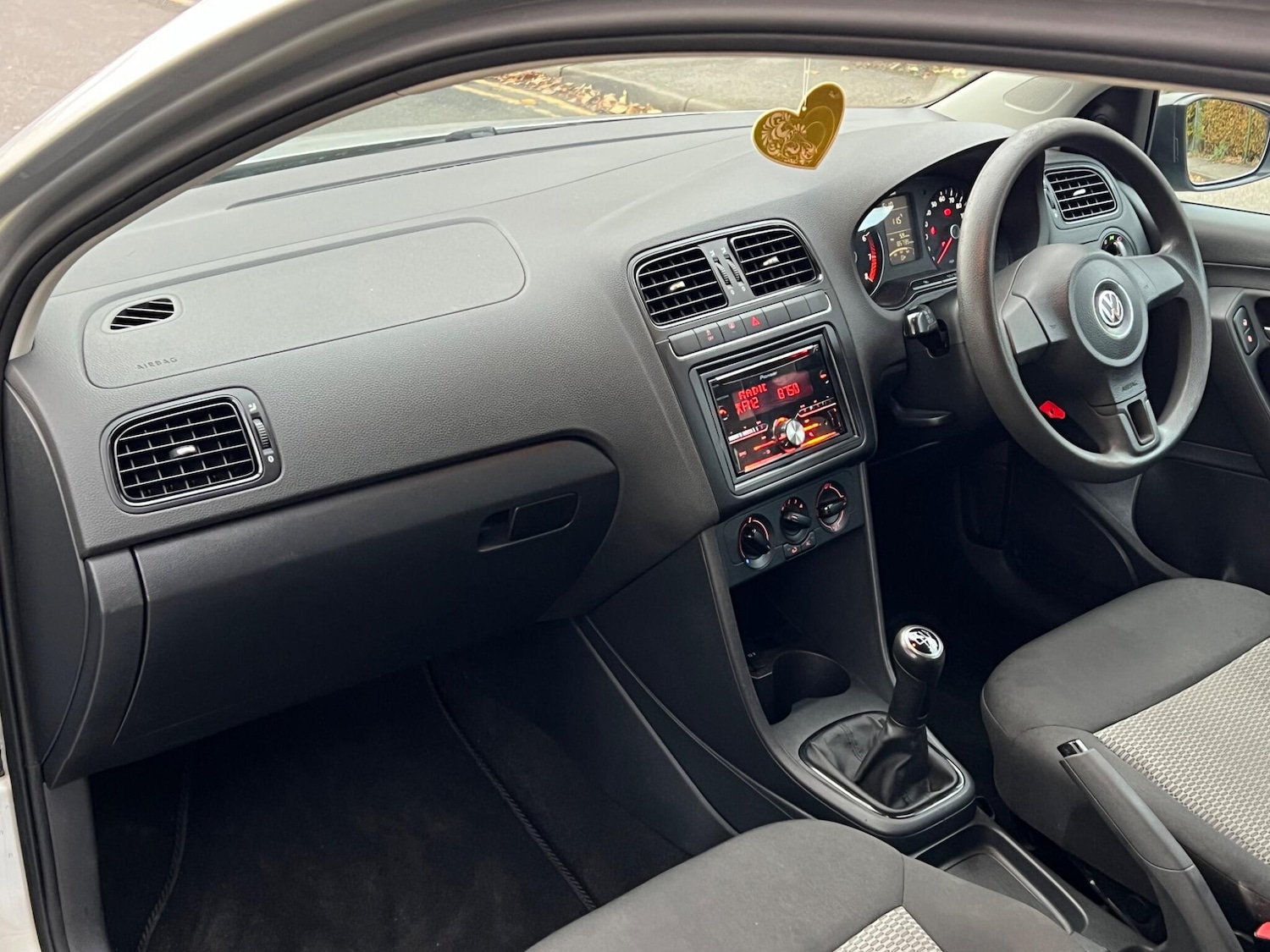 Used Volkswagen Polo 2011 for sale - 76440294: Photo 9