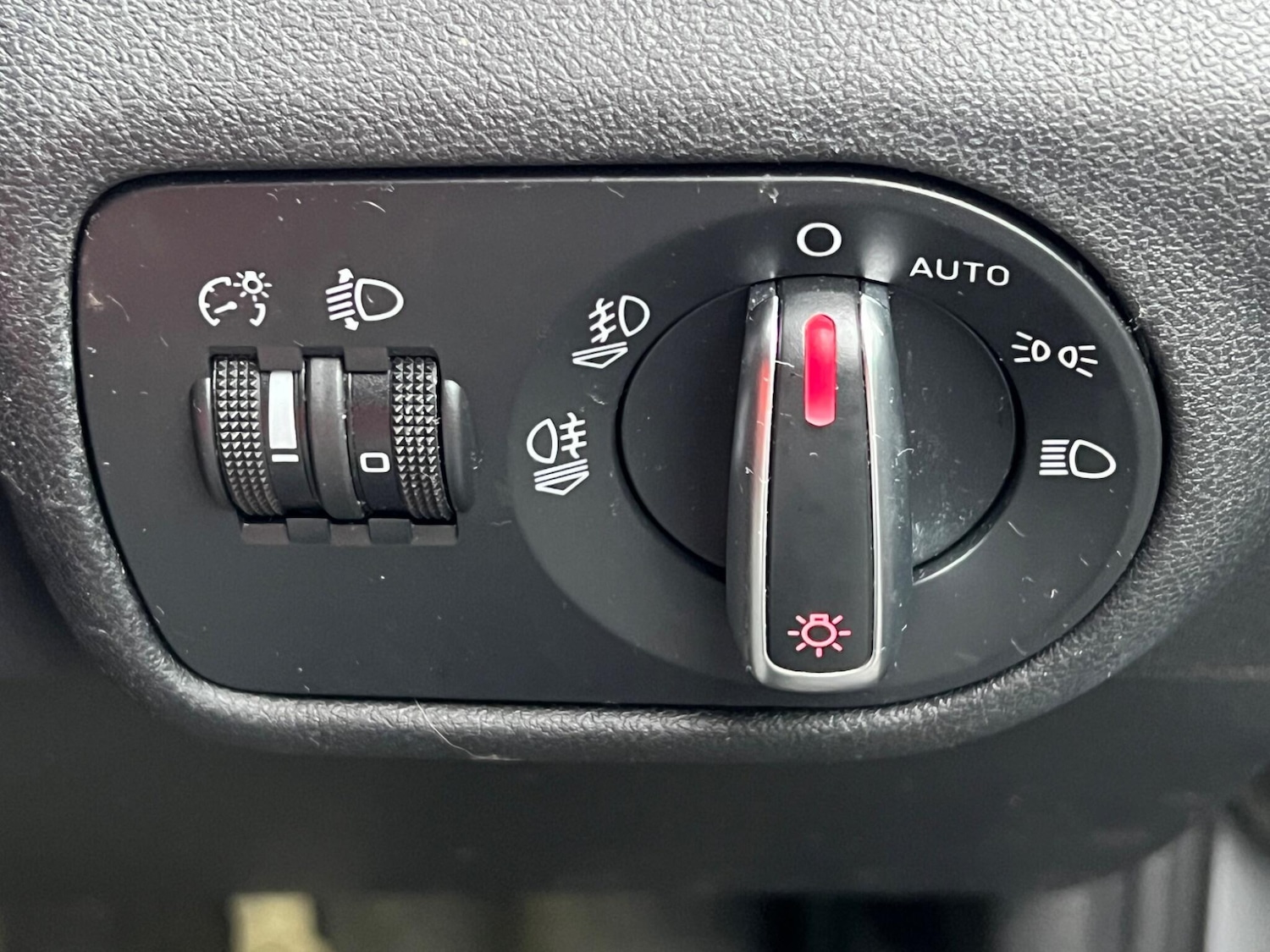 Used Audi A1 2011 for sale - 77633680: Photo 10