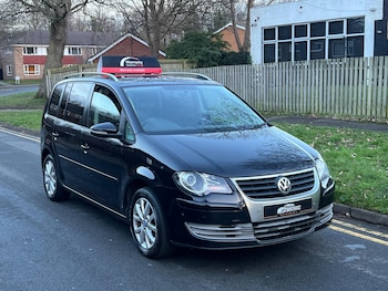 Used Volkswagen Touran 2010 for sale - 77496139: Photo