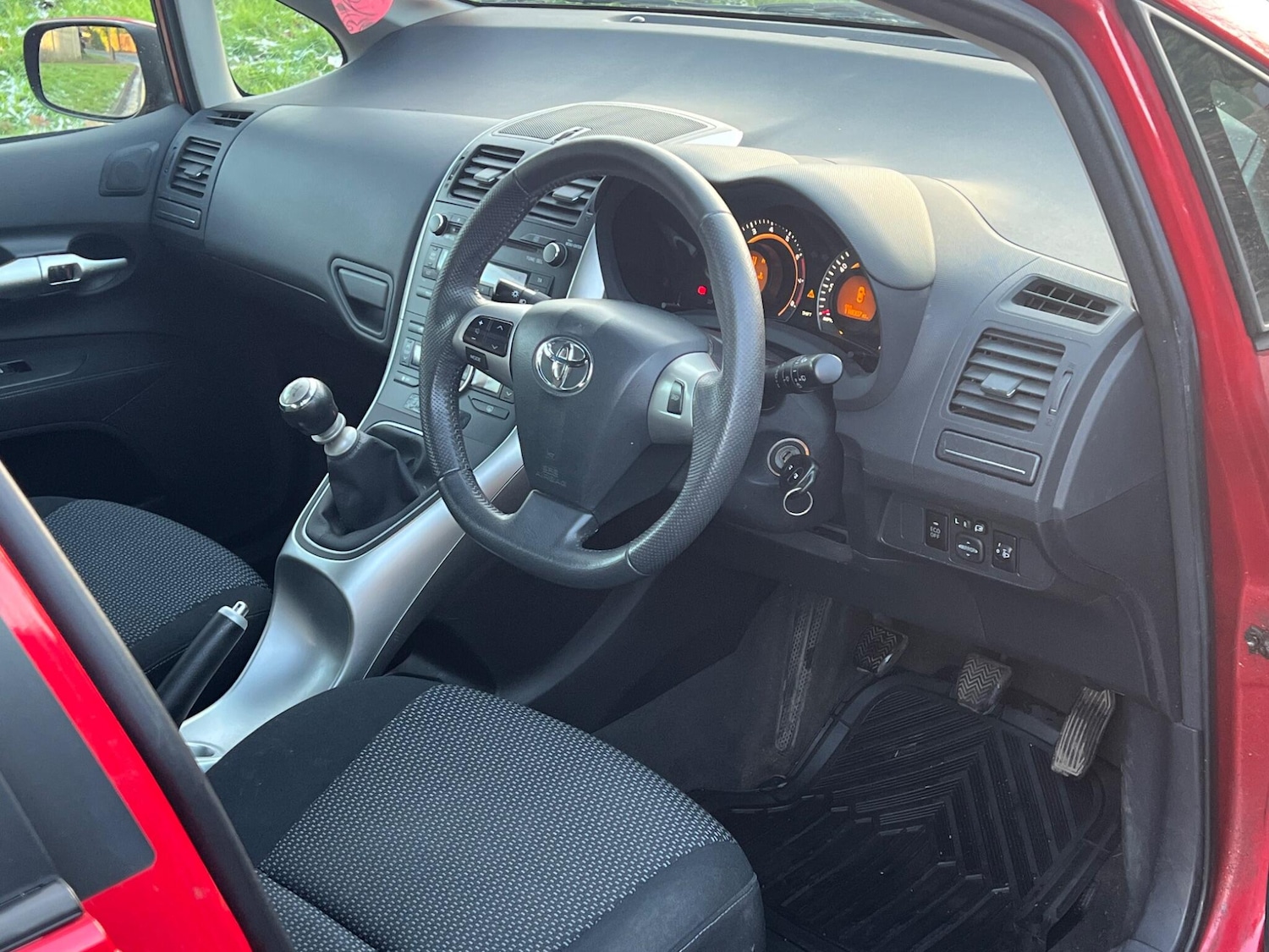 Used Toyota Auris 2011 for sale - 77120616: Photo 8