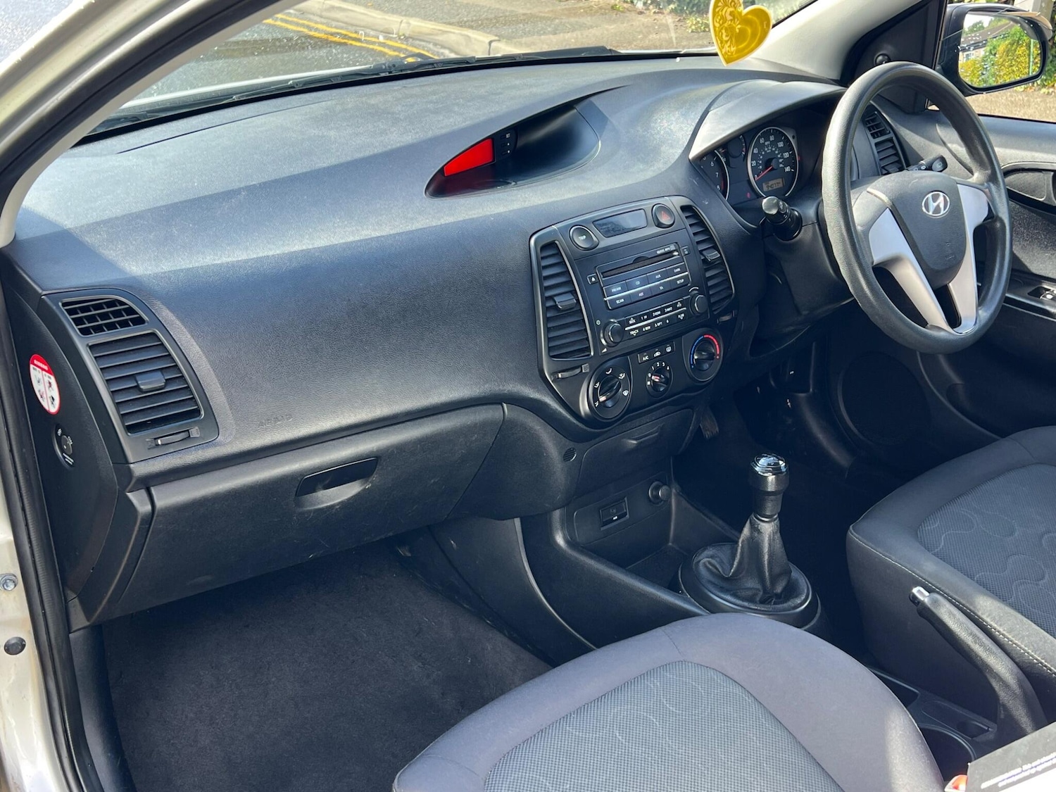 Used Hyundai i20 2009 for sale - 76632745: Photo 9