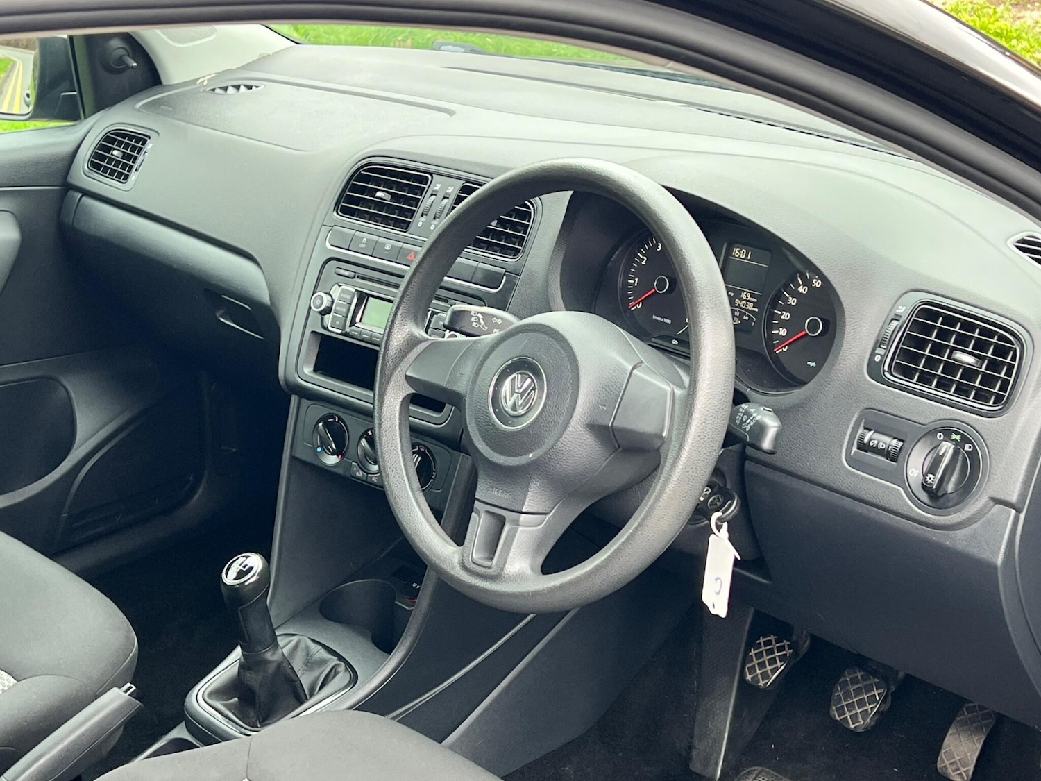 Used Volkswagen Polo 2011 for sale - 77737548: Photo 8