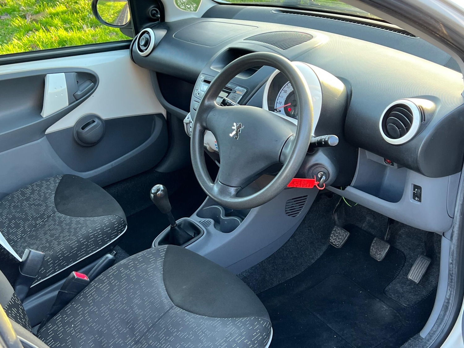 Used Peugeot 107 2011 for sale - 76899291: Photo 8