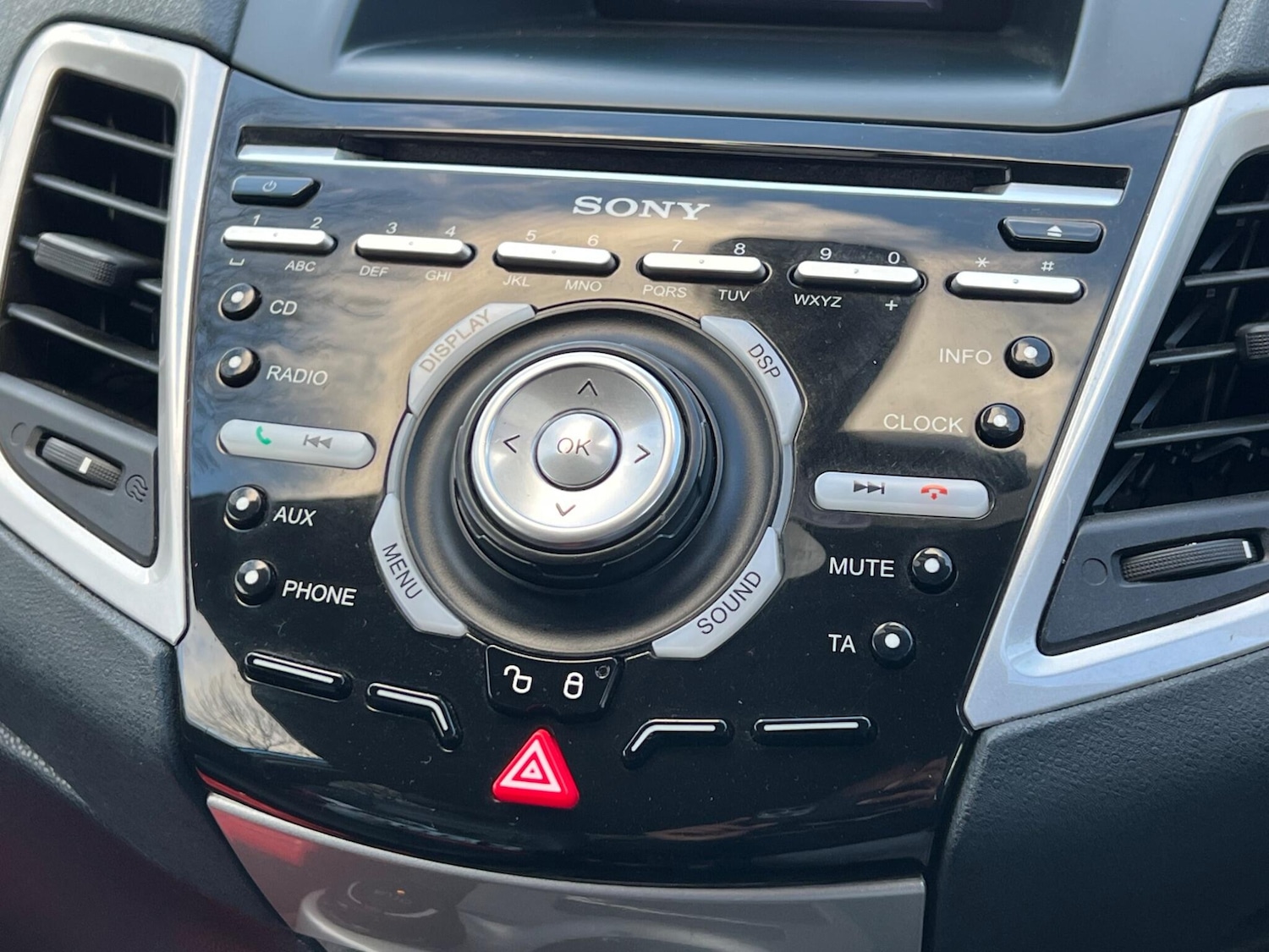 Used Ford Fiesta 2012 for sale - 76759330: Photo 12