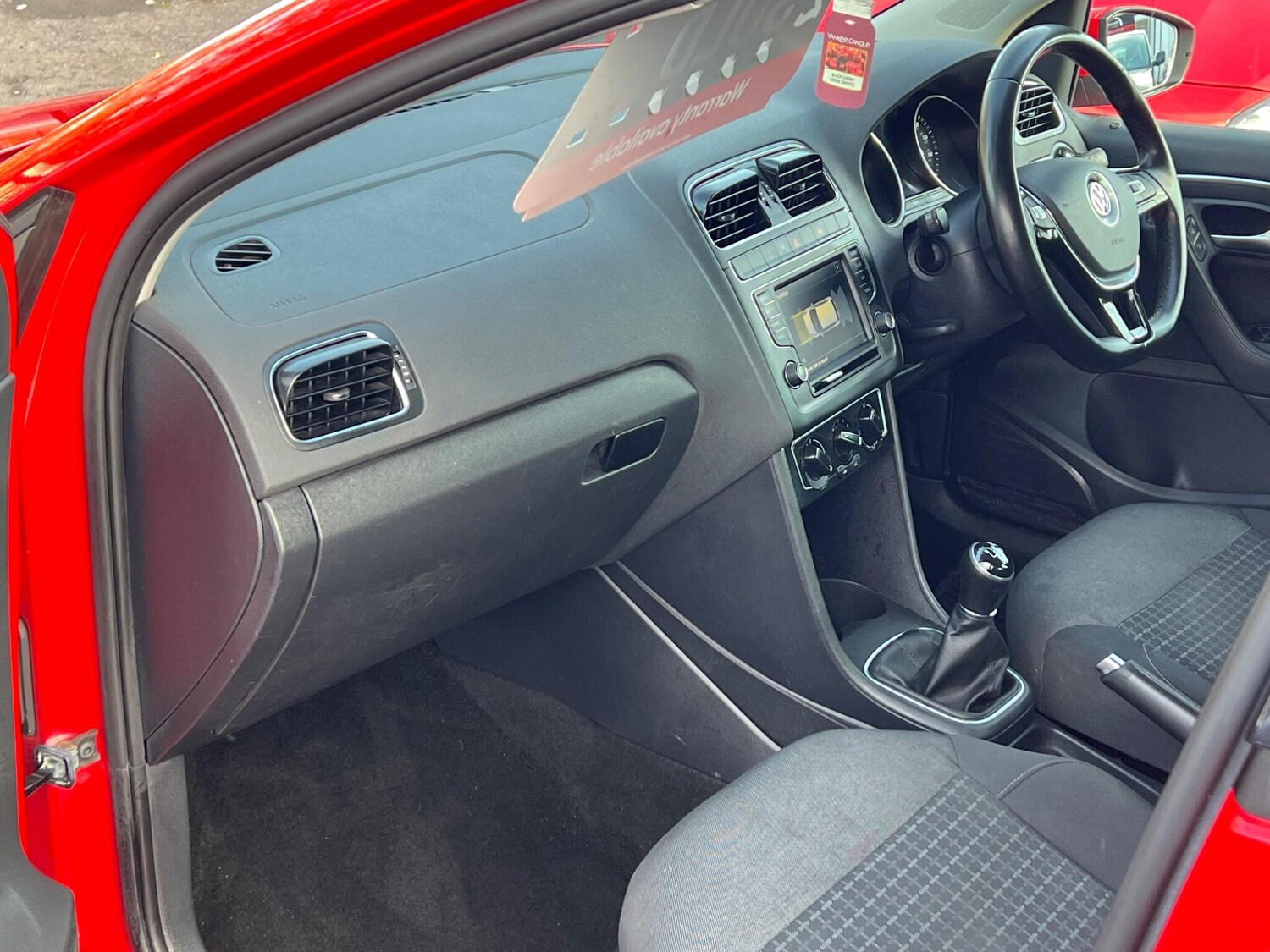 Used Volkswagen Polo 2017 for sale - 76432904: Photo 9