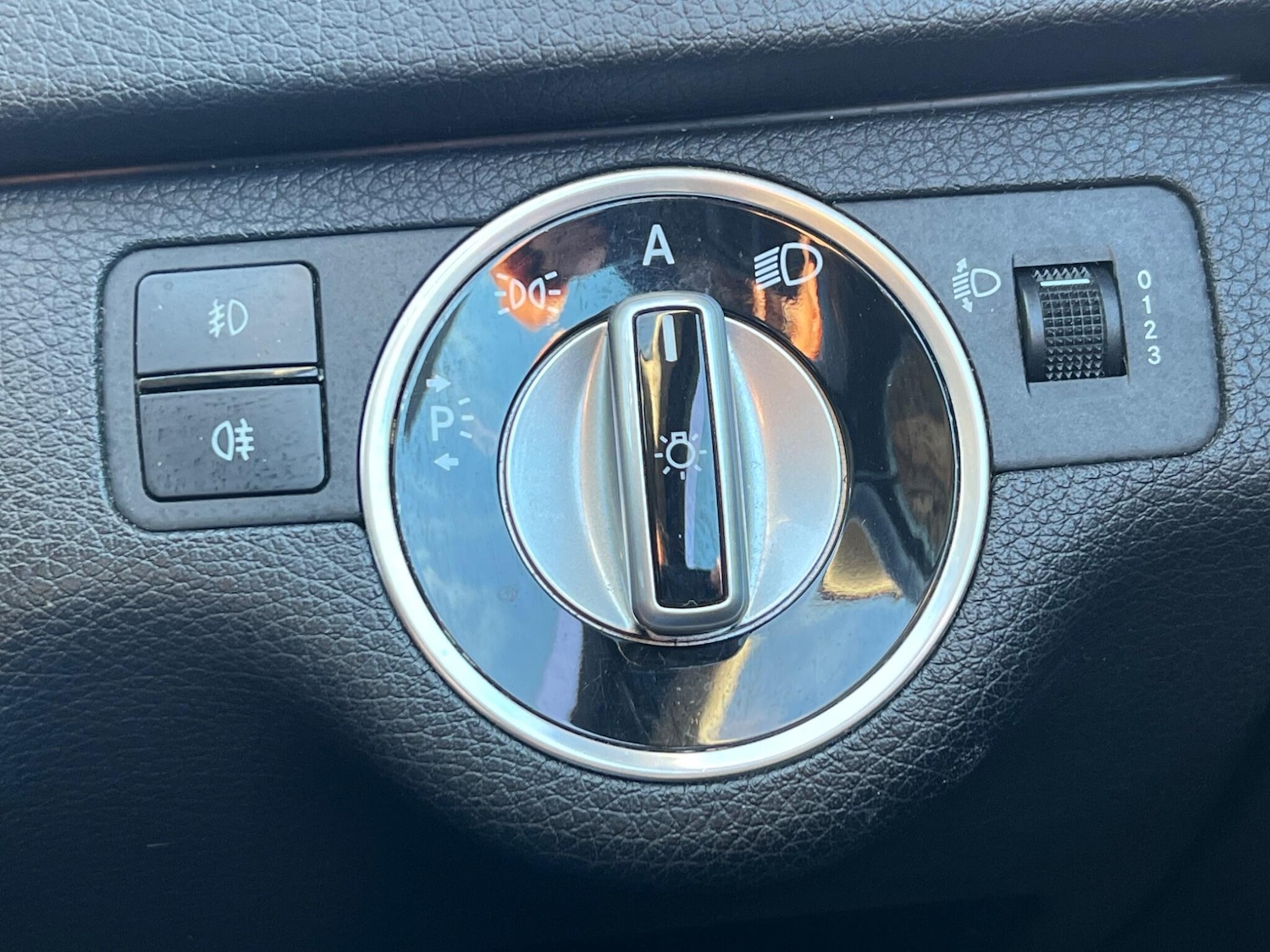 Used Mercedes-Benz C Class 2011 for sale - 76667007: Photo 17