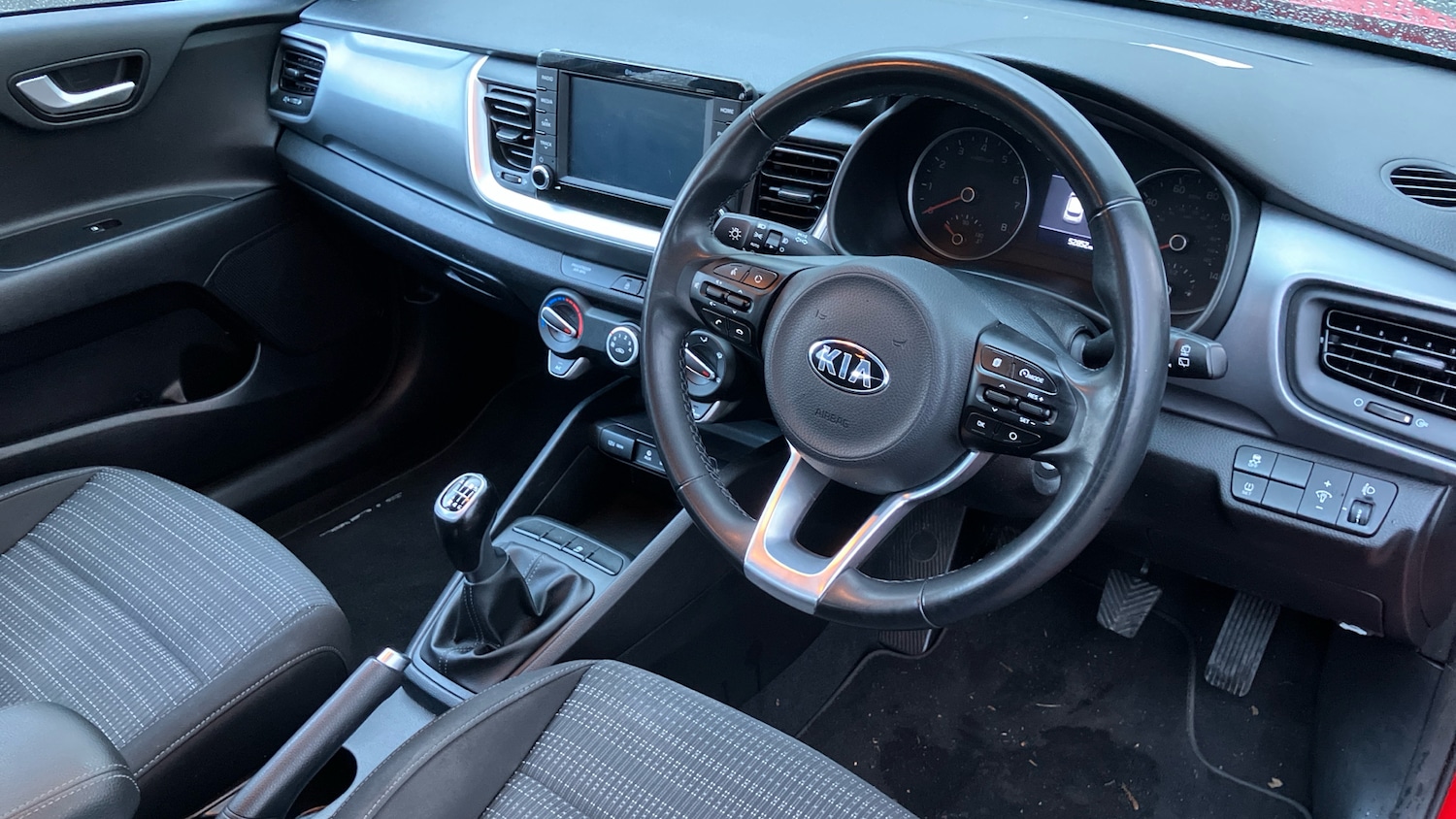 Used Kia Stonic 2018 for sale - 77521927: Photo 11