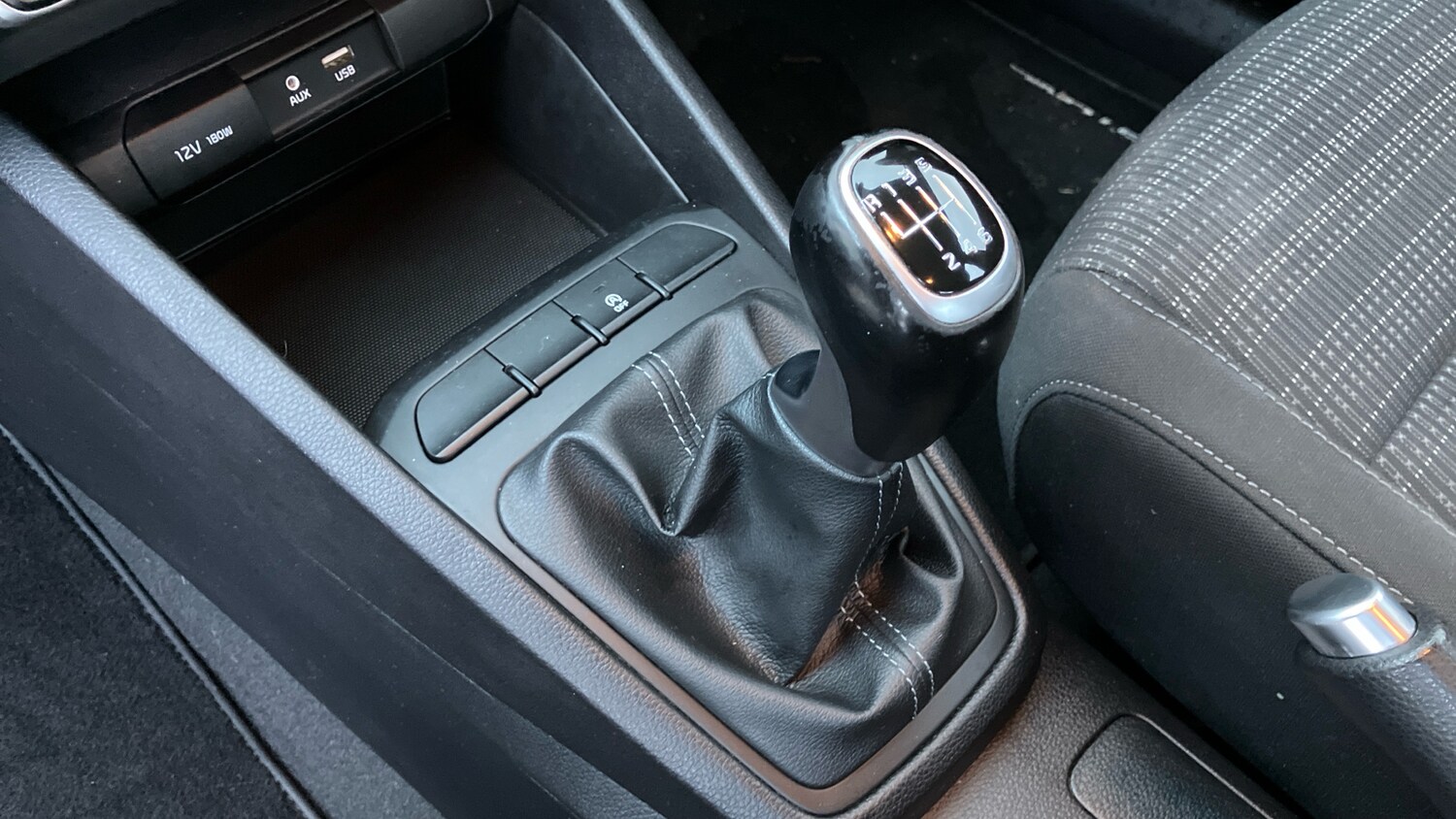 Used Kia Stonic 2018 for sale - 77521927: Photo 13