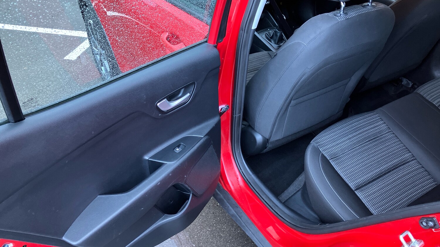 Used Kia Stonic 2018 for sale - 77521927: Photo 31