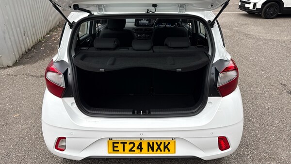 Used Hyundai i10 2024 for sale - 76115753: Photo 4