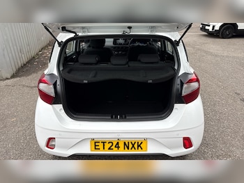 Used Hyundai i10 2024 for sale - 76115753: Photo 4