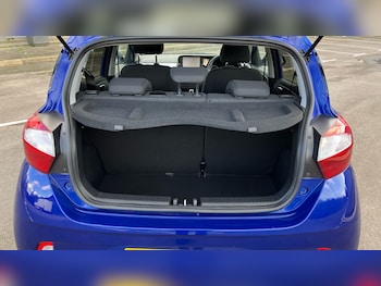 Used Hyundai i10 2023 for sale - 77700893: Photo