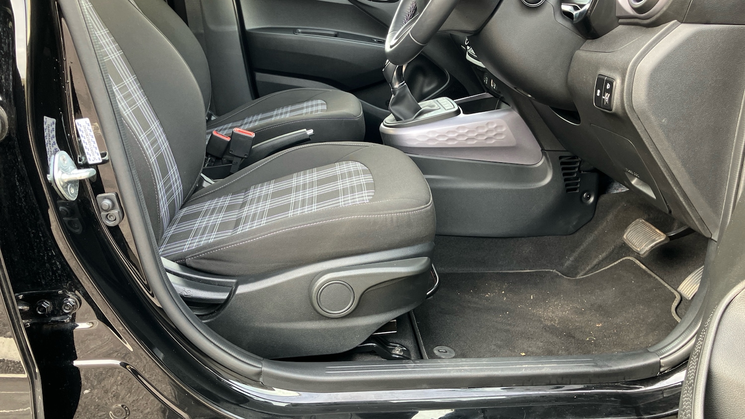 Used Hyundai i10 2024 for sale - 76649961: Photo 35