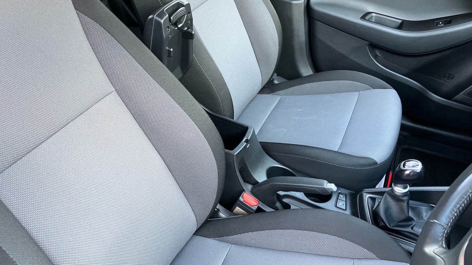 Used Hyundai i20 2019 for sale - 77172911: Photo 41