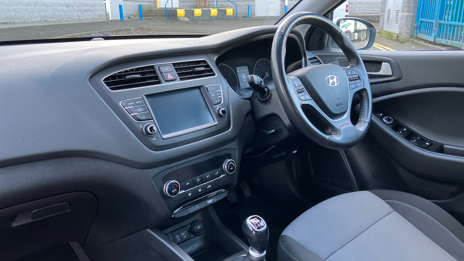 Used Hyundai i20 2019 for sale - 77172911: Photo 9