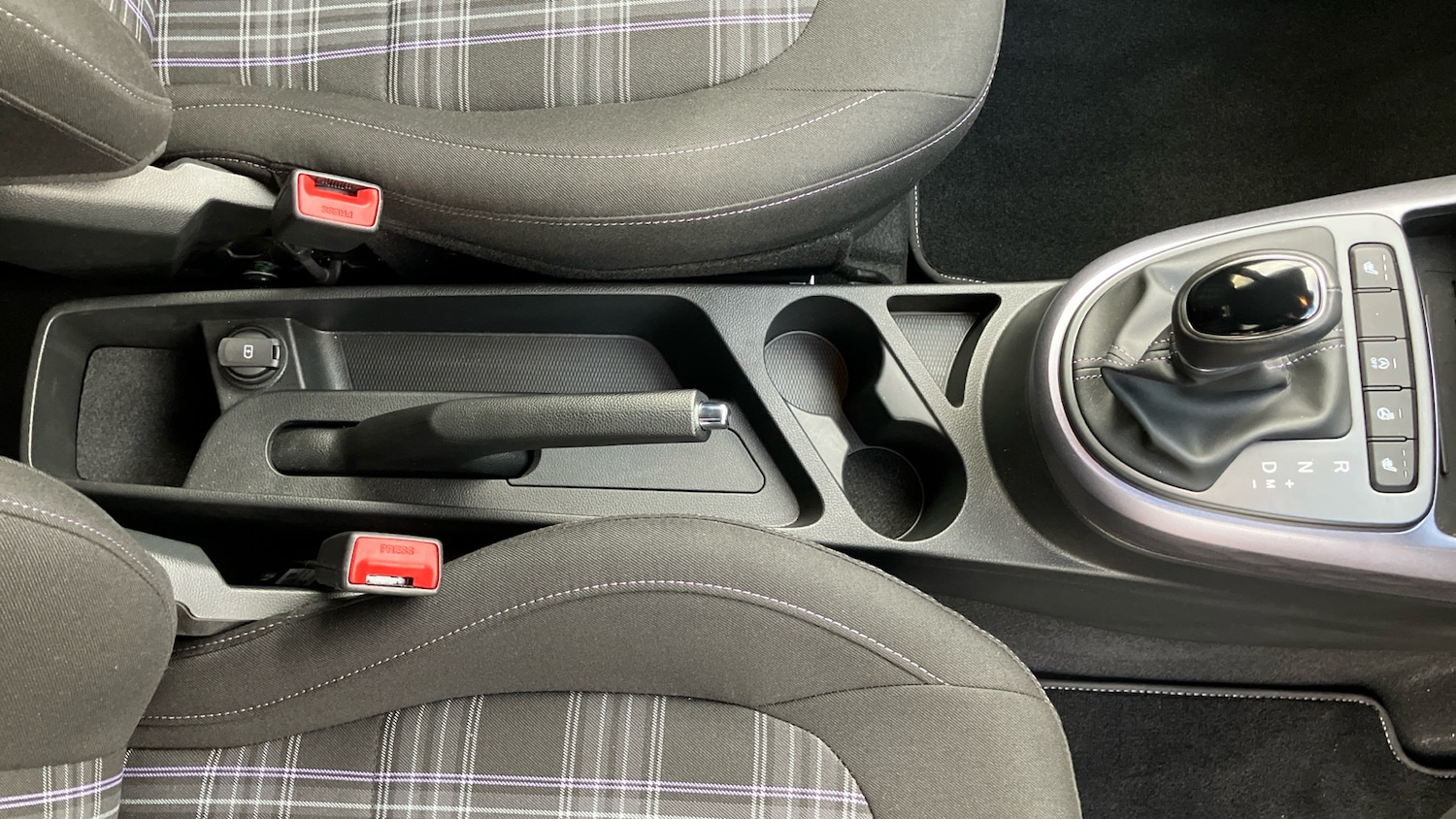 Used Hyundai i10 2023 for sale - 76532081: Photo 34