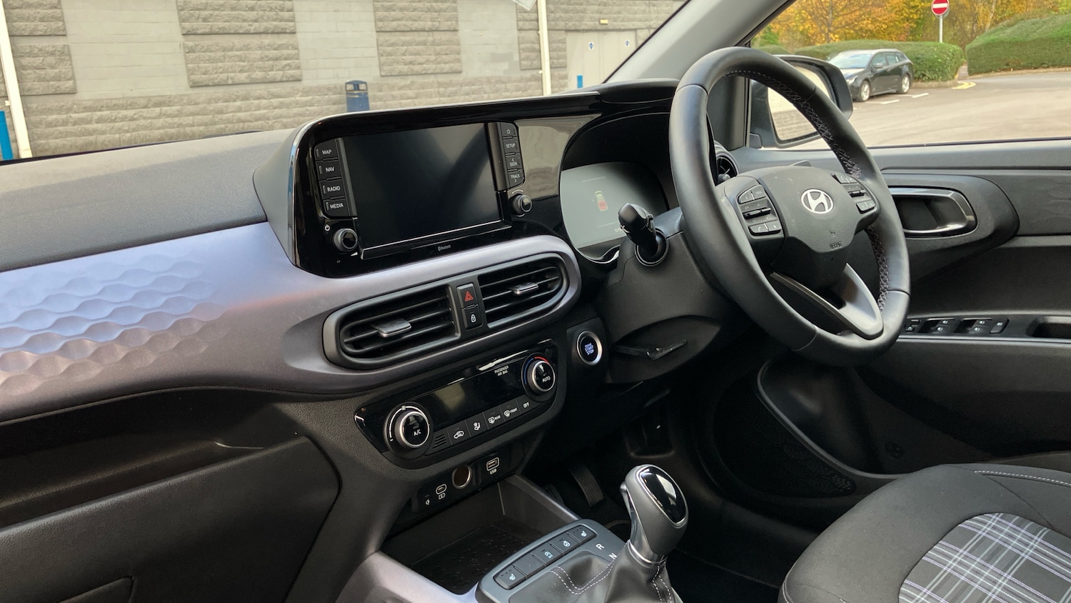 Used Hyundai i10 2023 for sale - 76532081: Photo 9