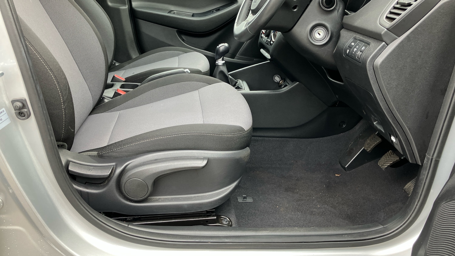 Used Hyundai i20 2020 for sale - 76588950: Photo 32