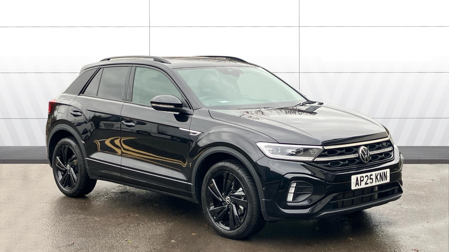 Used Volkswagen T-Roc 2025 for sale - 76918139: Photo 1