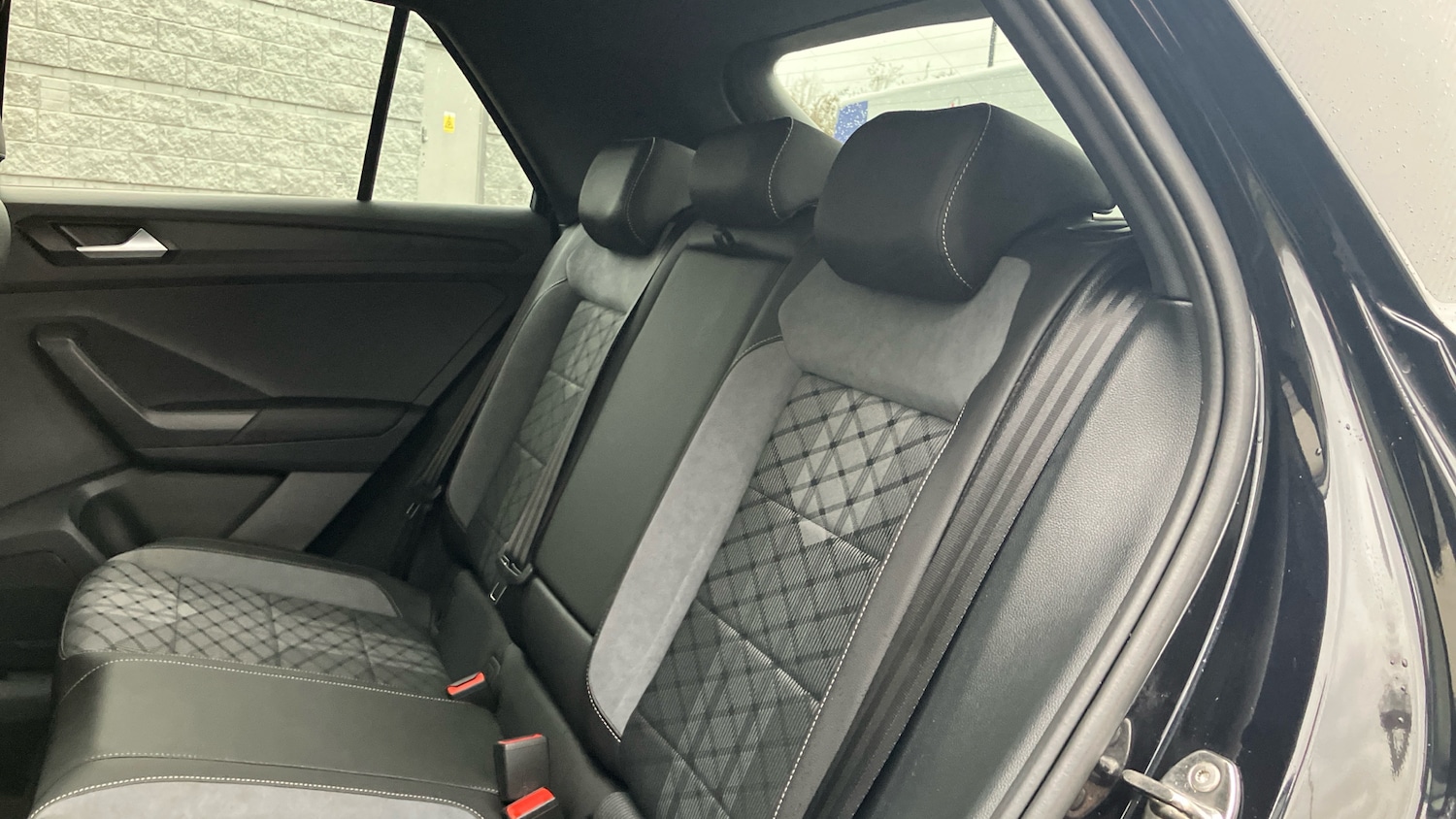 Used Volkswagen T-Roc 2025 for sale - 76918139: Photo 16