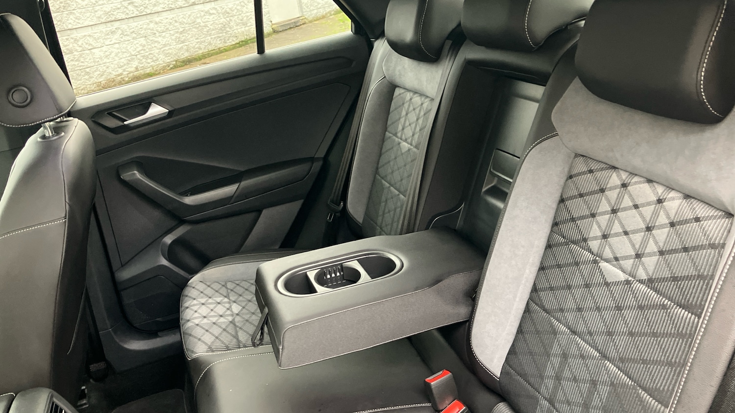 Used Volkswagen T-Roc 2025 for sale - 76918139: Photo 33