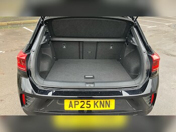 Used Volkswagen T-Roc 2025 for sale - 76918139: Photo