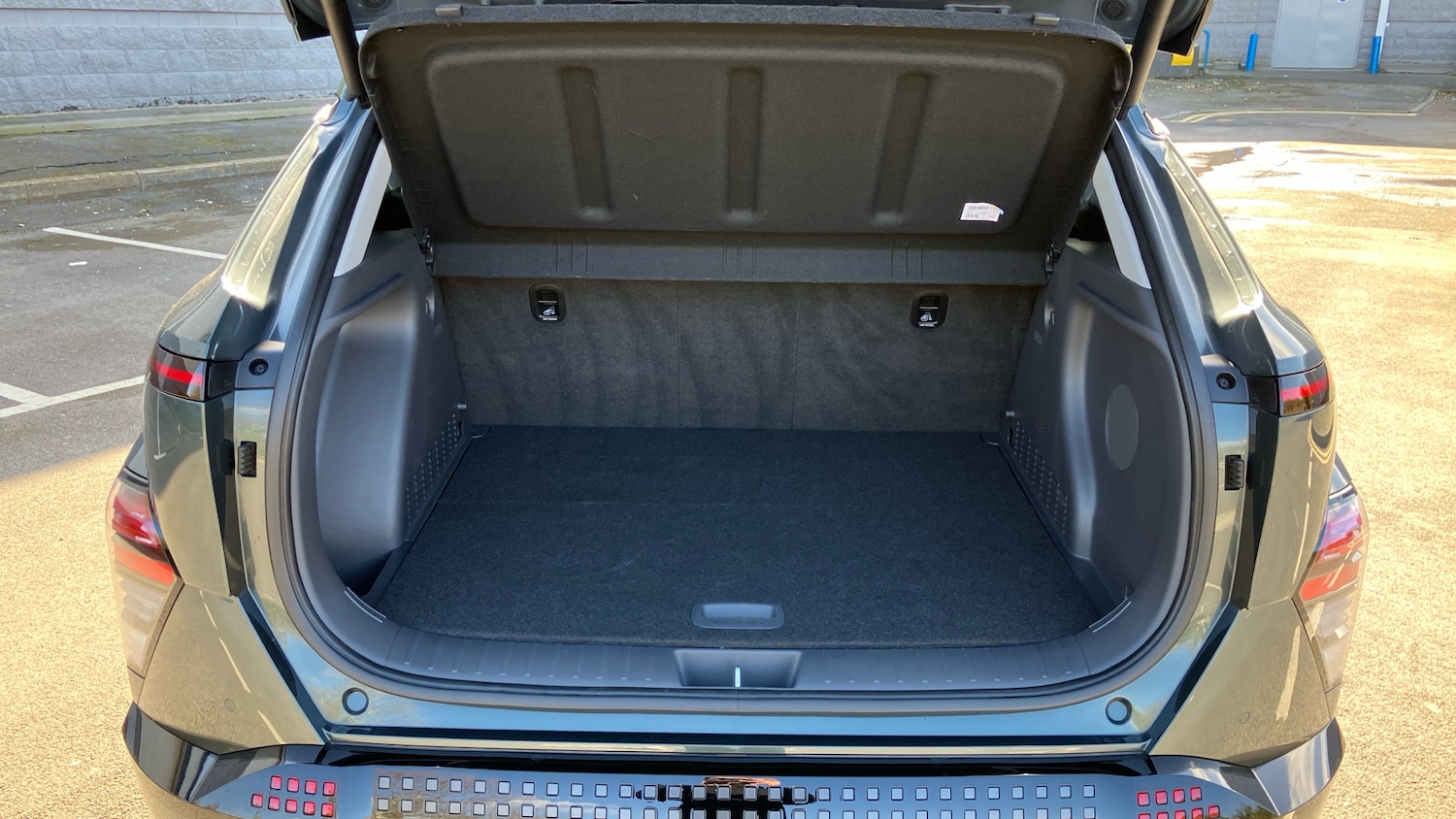 Used Hyundai KONA 2024 for sale - 77950301: Photo 4