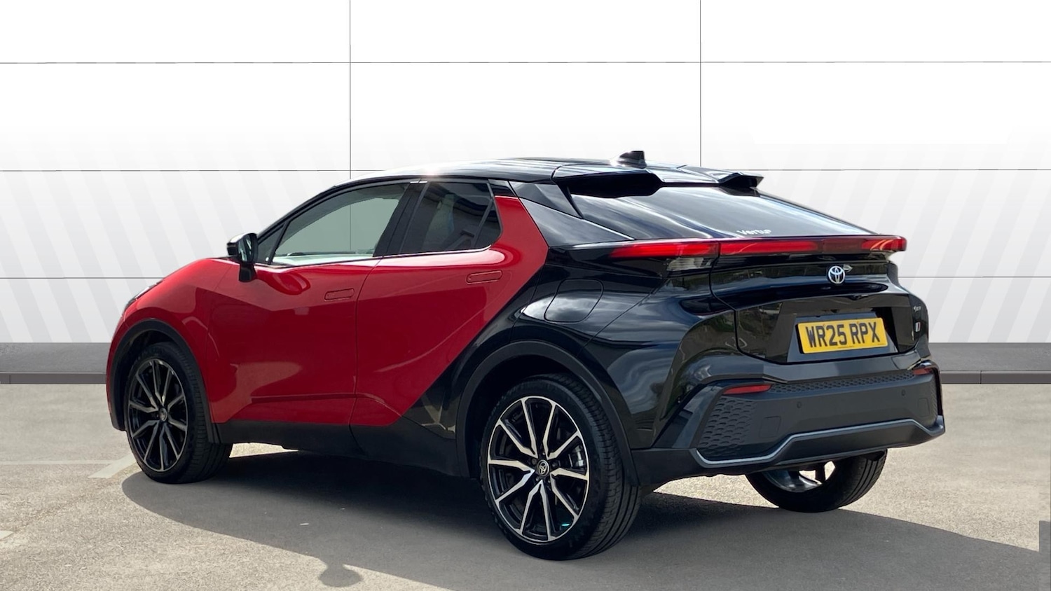 Used Toyota C-HR 2025 for sale - 78094915: Photo 2