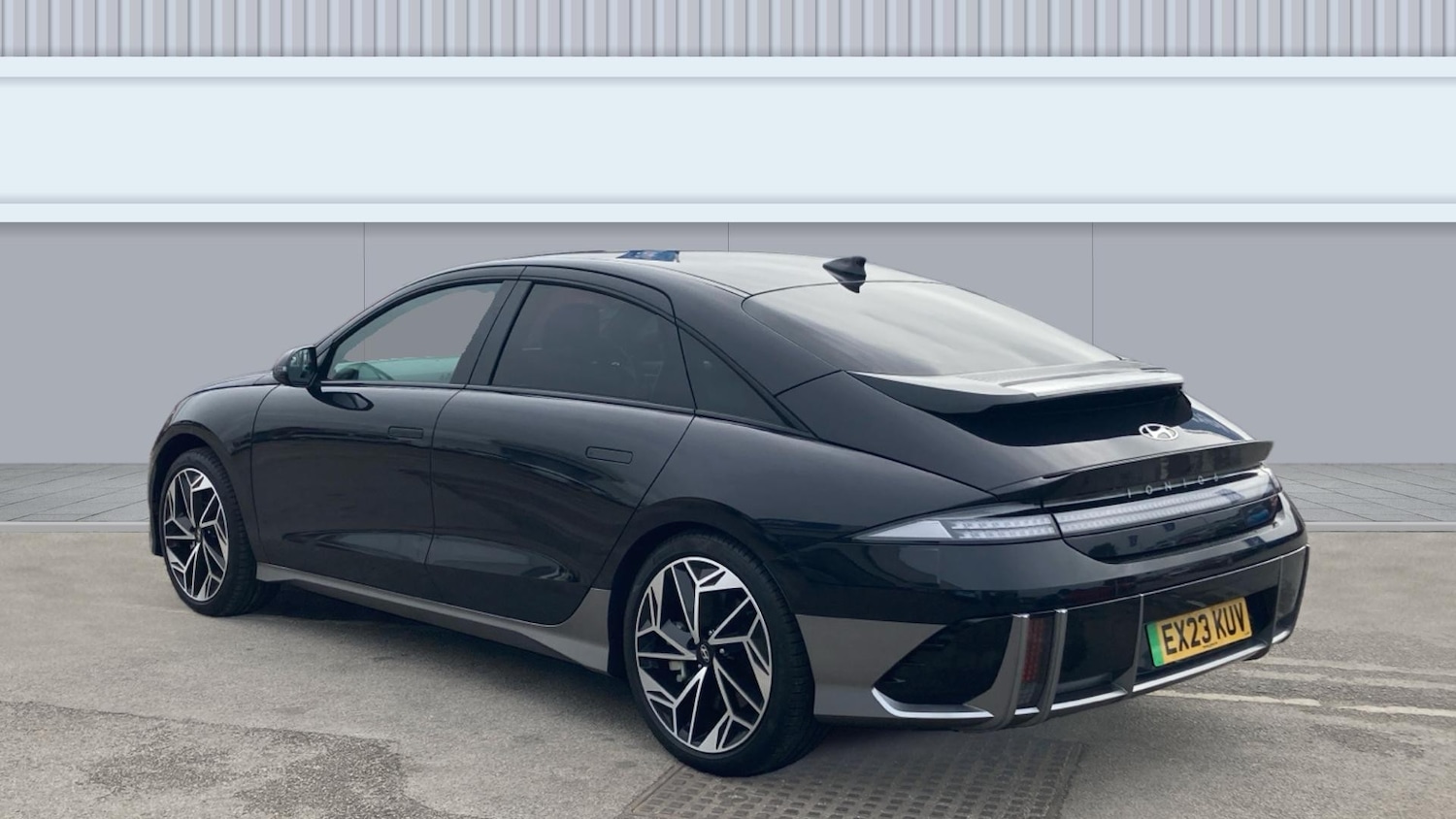 Used Hyundai IONIQ 6 2023 for sale - 76156528: Photo 2
