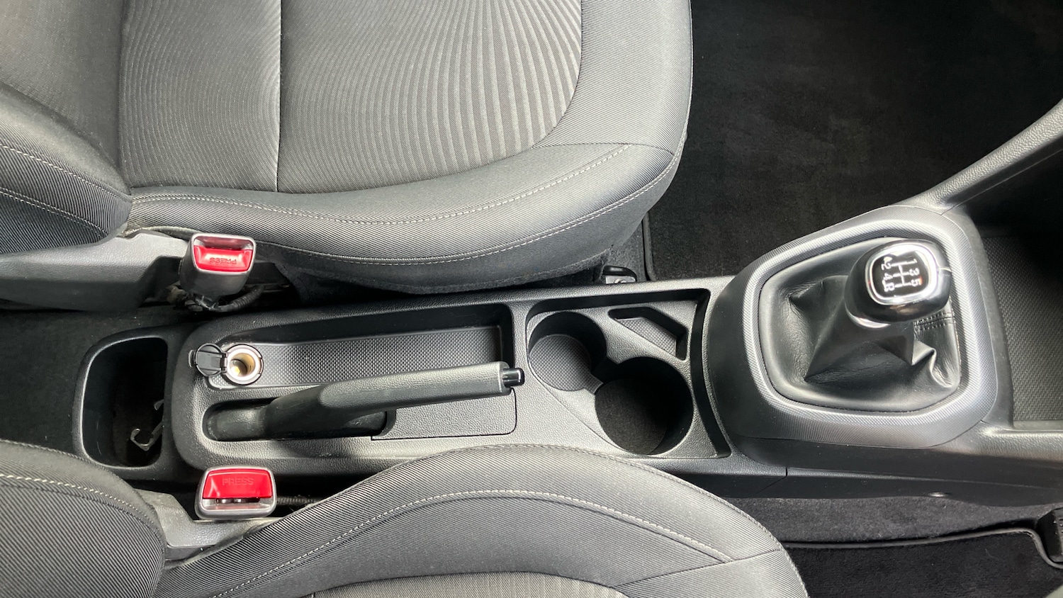 Used Hyundai i10 2018 for sale - 77760472: Photo 39