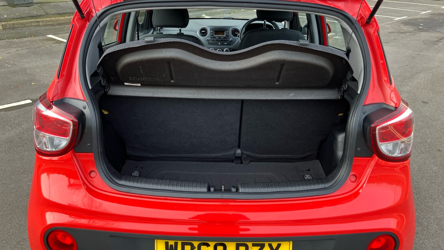 Used Hyundai i10 2018 for sale - 77760472: Photo 4