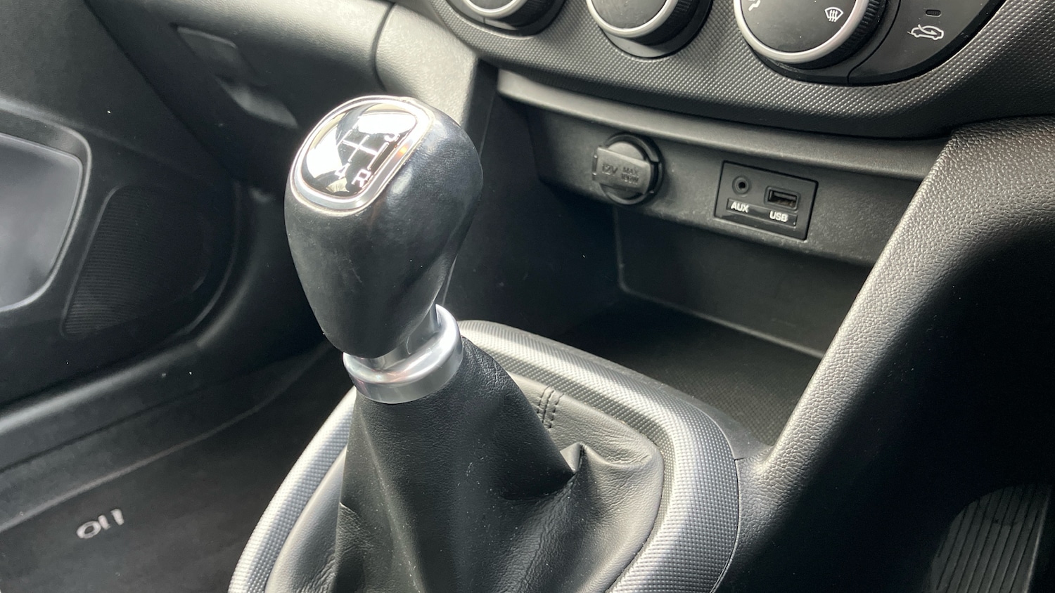 Used Hyundai i10 2018 for sale - 77760472: Photo 42